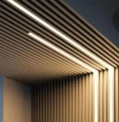 현대 디자인 스타일 600/320mm 소음 흡수를 위한 목재 슬레이트 방화벽 패널
